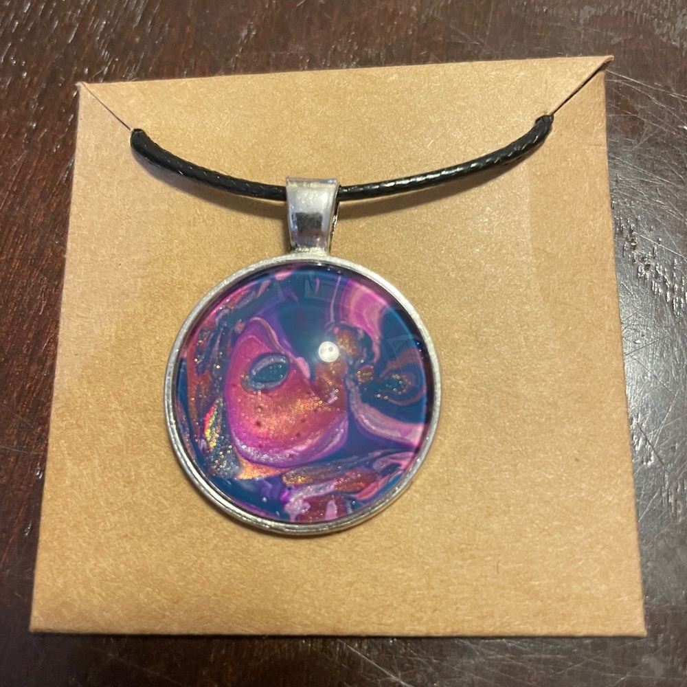 Acrylic pour necklace